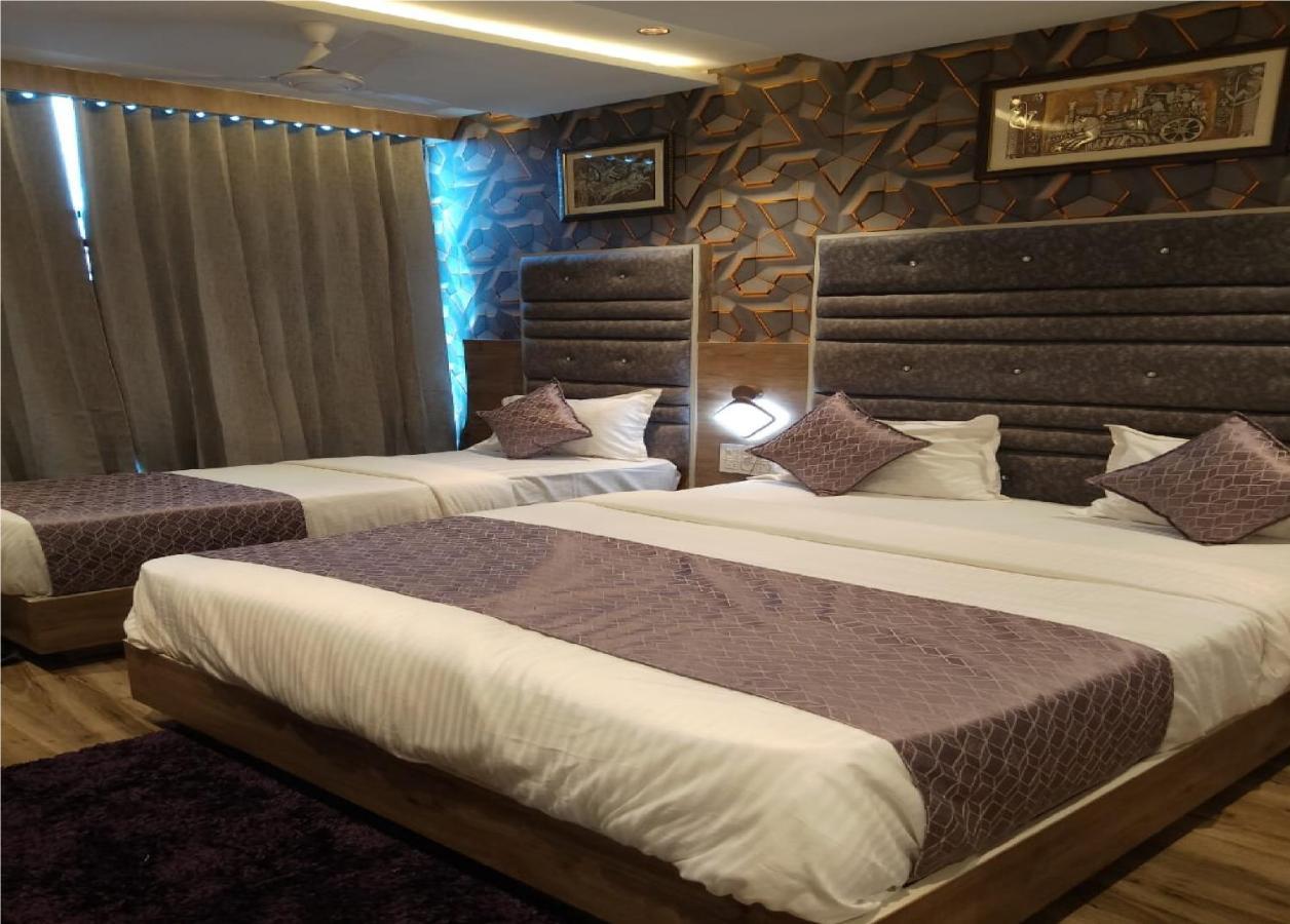 Hotel Lotus Villa Ahmedabad Buitenkant foto