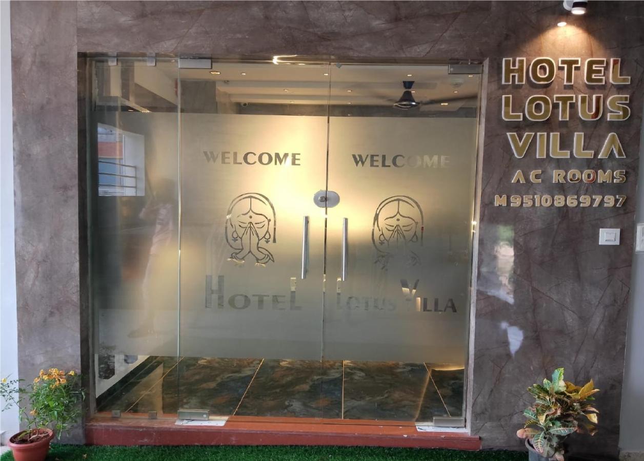 Hotel Lotus Villa Ahmedabad Buitenkant foto